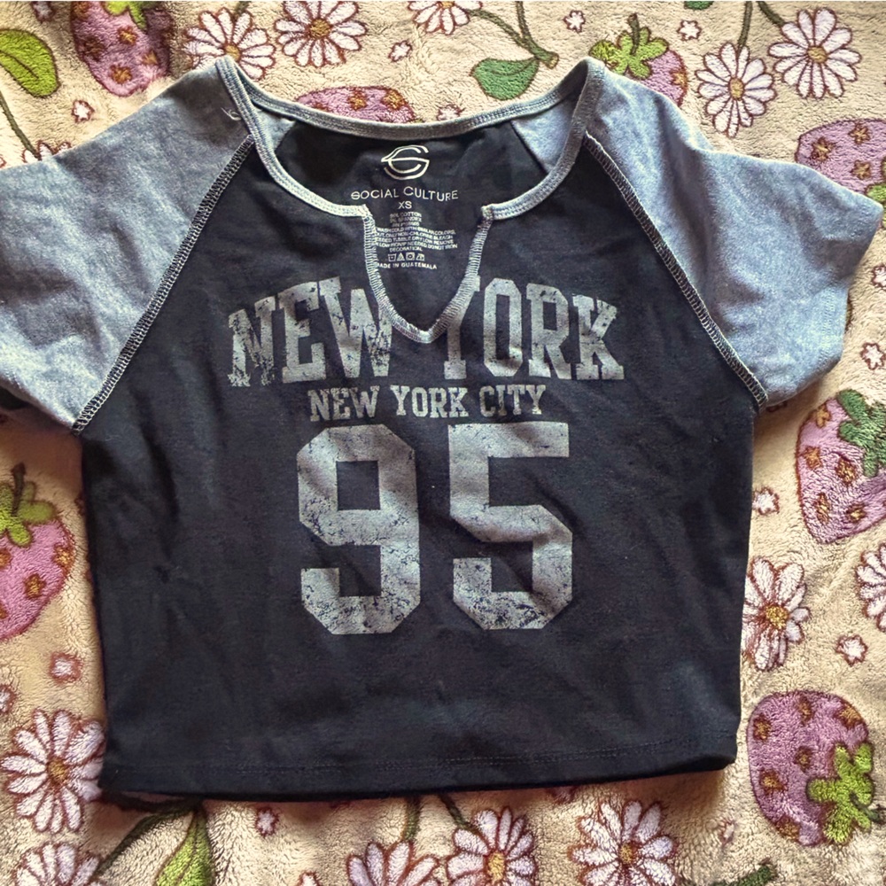 Social culture cropped grey top